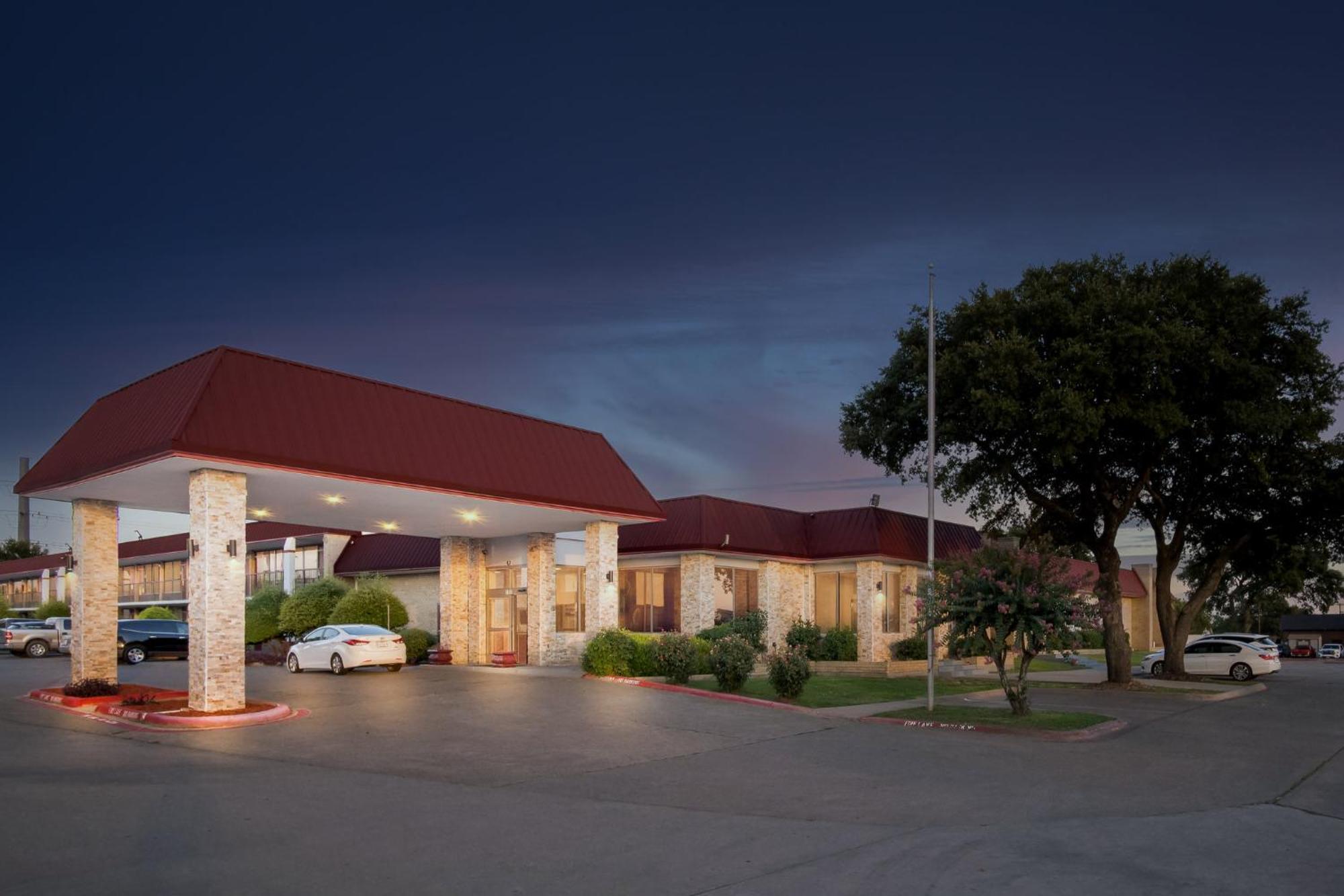 Red Roof Inn & Conference Center Mckinney Exteriör bild