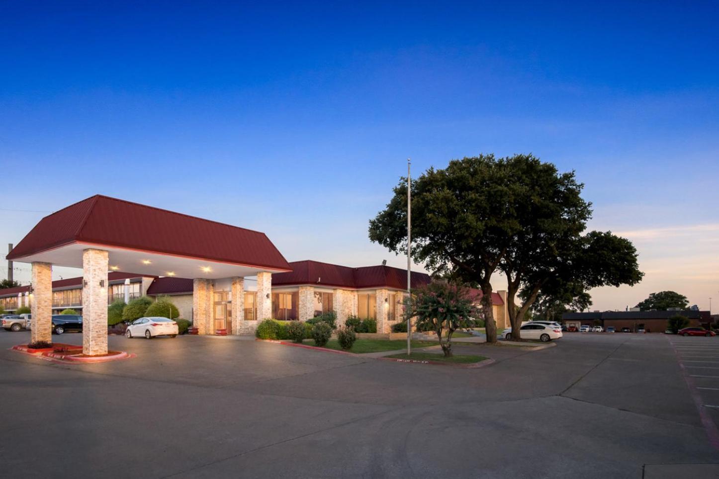 Red Roof Inn & Conference Center Mckinney Exteriör bild